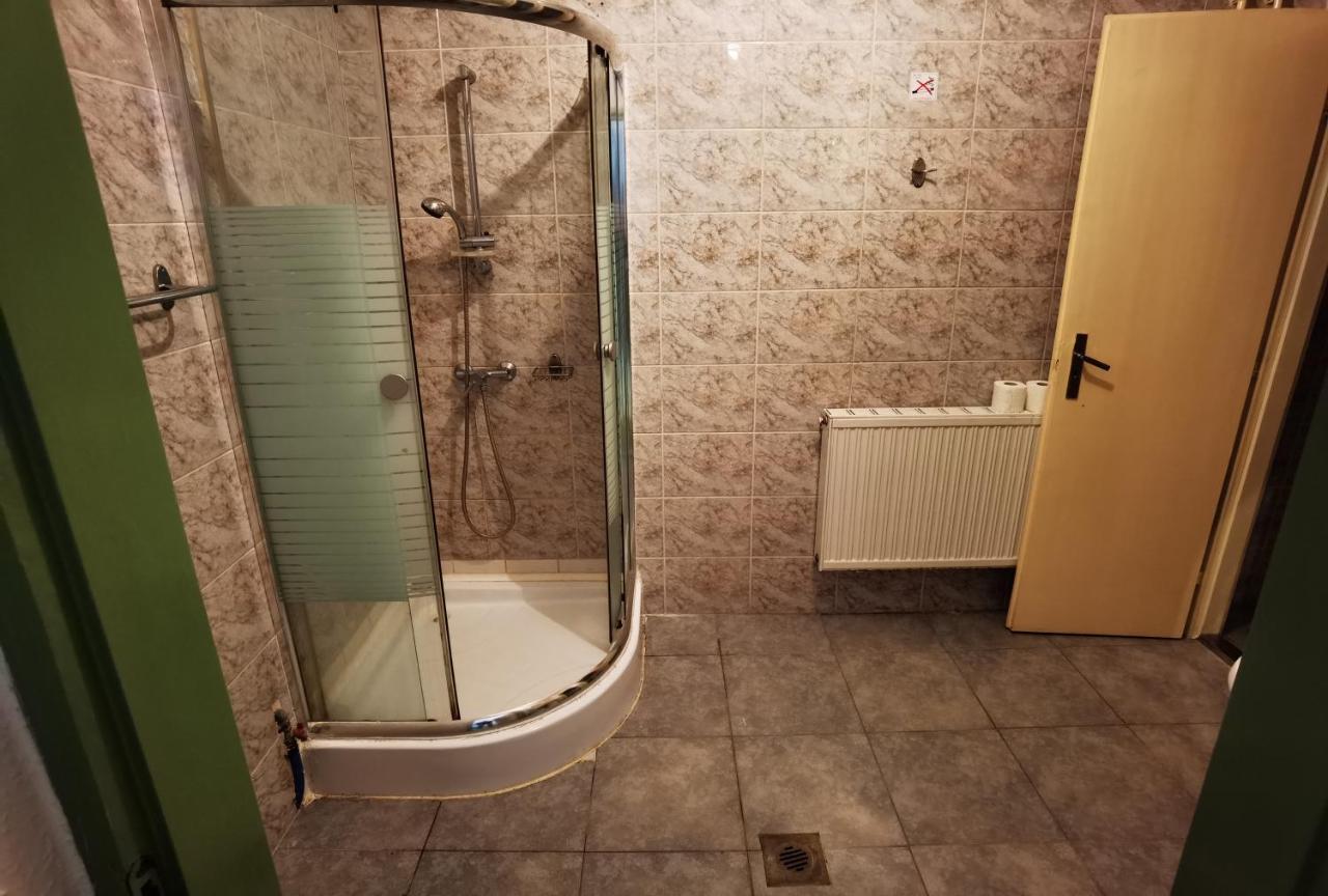 Komplex -Rendezvenytermek-Panzio-Apartman-Irodak- Mateszalka Exteriér fotografie
