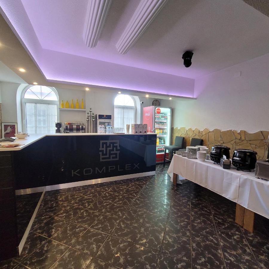 Komplex -Rendezvenytermek-Panzio-Apartman-Irodak- Mateszalka Exteriér fotografie